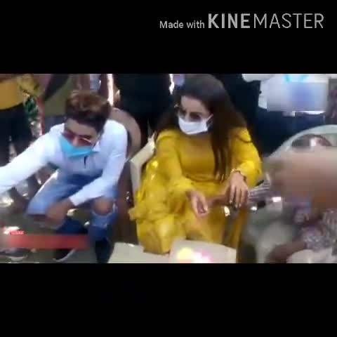 भोजपुरी #अभिनेत्री Akshara Singh ने अपने #जन्मदिन के अवसर पर #बिहार के वैशाली के गांव मे #दलित बच्चें का Birthday मनाया।