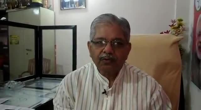 भारतरत्न पूर्व राष्ट्रपति श्री प्रणब मुखर्जी जी के निधन पर उन्हें सादर नमन 🙏 #PranabMukherjee