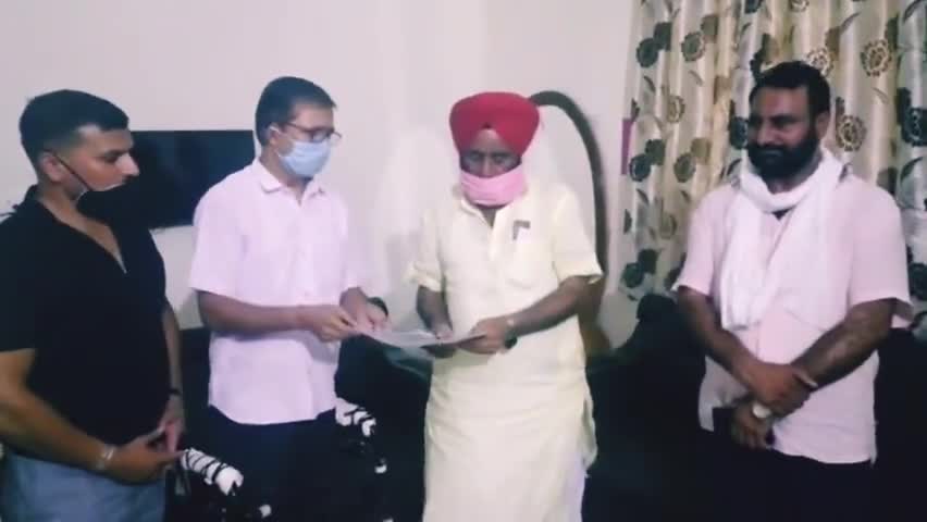 बिलासपुर: बिलासपुर में बीमा कर्मचारियों ने LIC सेक्टर में सरकारी विनिवेश रोकने के लिए राज्यमंत्री को सौंपा ज्ञापन #बीमा
