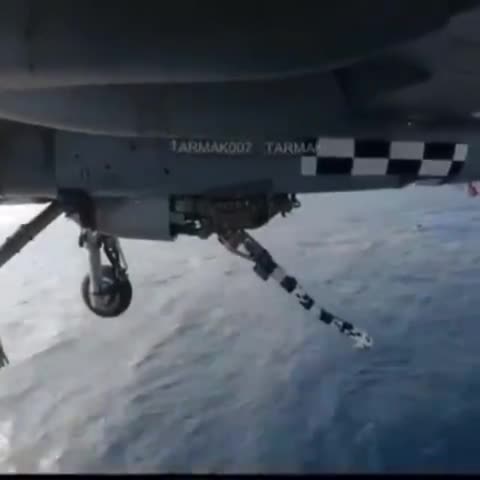 कांगड़ा: देखिए किस तरह से होती है जहाज की Landing एक warship पे.
हमारे channel को फॉलो करे.
#Warship #plan #ship