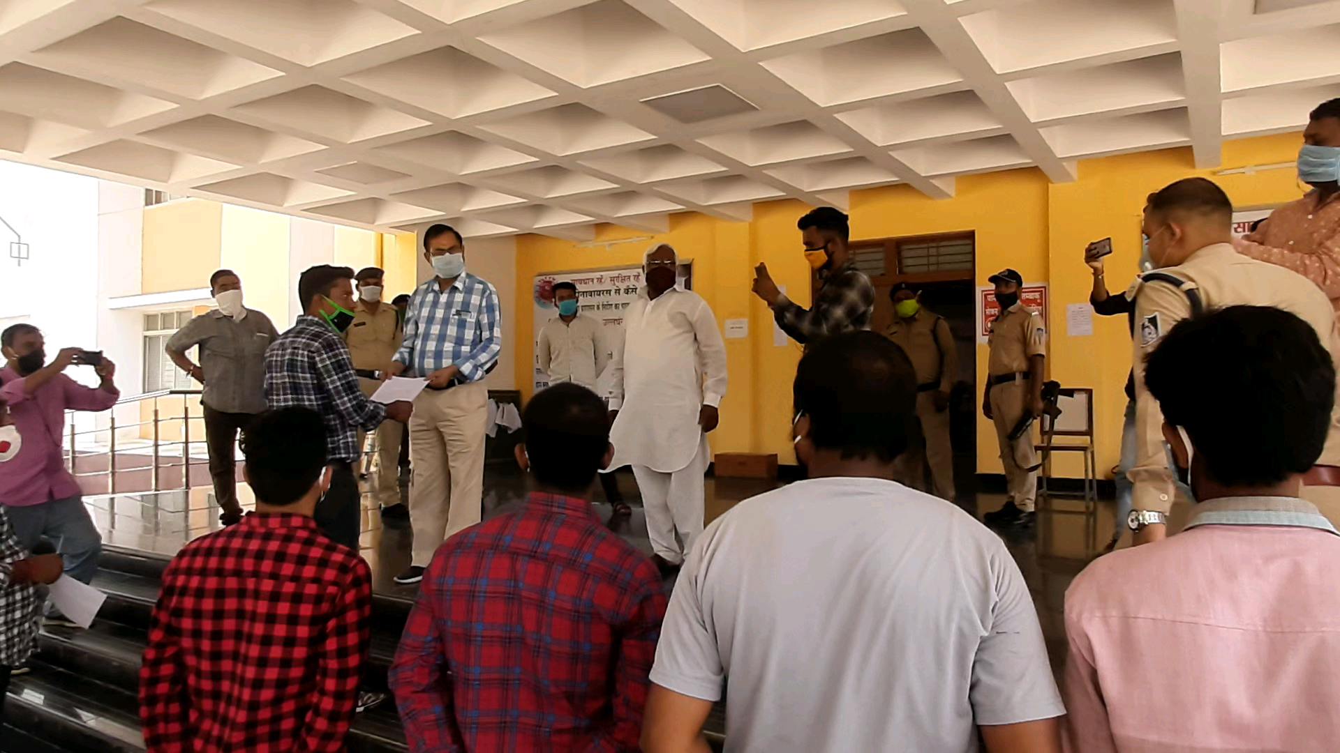 बैतूल: gyapan yuva berojgaro dwara
#speakup