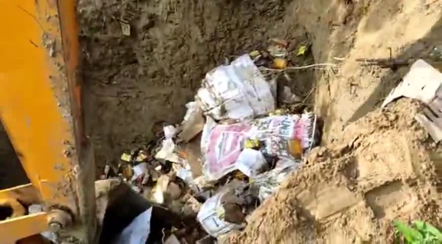 फतेहाबाद: निबोहरा थाने में नष्ट कराई मुकदमों में पकड़ी गई अवैध शराब, मौके पर पर्यवेक्षक रहे मौजूद #शराब #नायब_तहसीलदार