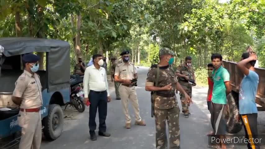 तरियानी चौक: तरियानी छपरा थाना पुलिस ने चलाया वाहन चेकिंग अभियान, 4 वाहन चालकों का काटा गया चालान #चेकिंग_अभियान