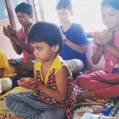 बच्चो के साथ सुबह की प्राथना सीखाया जा रहा है साकार में #एनजीओ##﻿@﻿@﻿@﻿@#
#दरभंगा