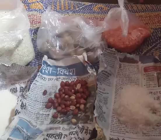 बेंगाबाद: ﻿ anganbadi Mein Nahin ham log ka bachcha ka chawal mil raha hai#123