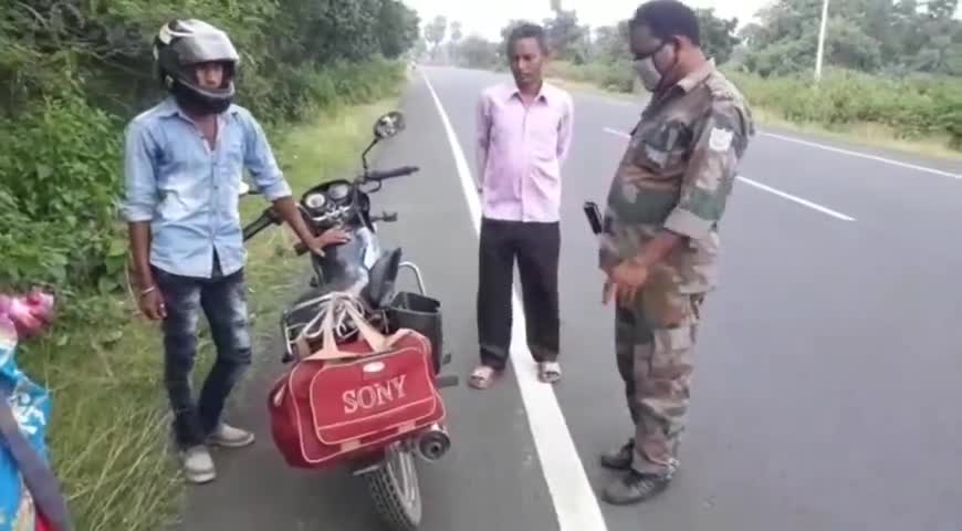 नाला: नाला-आसनसोल मुख्य मार्ग पर तिलावनी के समीप पुलिस ने चलाया वाहन जांच अभियान, देखे गए कागजात #चेकिंग_अभियान