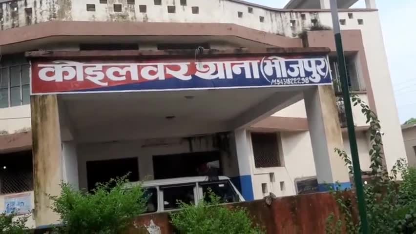 कोईलवर: कोईलवर थाना क्षेत्र के गीधा गांव में जमीनी विवाद को लेकर दो पक्षों में हुई मारपीट, युवक हुआ घायल #जमीनी_विवाद