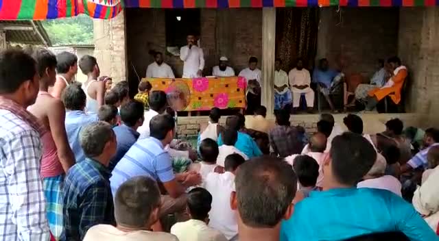 ऑल इंडिया मजलिस ए इत्तेहादुल मुस्लिमीन के जिला अध्यक्ष जनाब राशिद अनवर साहब पब्लिक को संबोधित करते हुए।#aimim_bihar