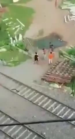 संपतचक: पटना पुलिस शराब तस्करों के सामने पस्त, ASI को पिटते छोड़ भाग खड़े हुए साथी जवान। #patna #asi #police #nitishkumar #bihar