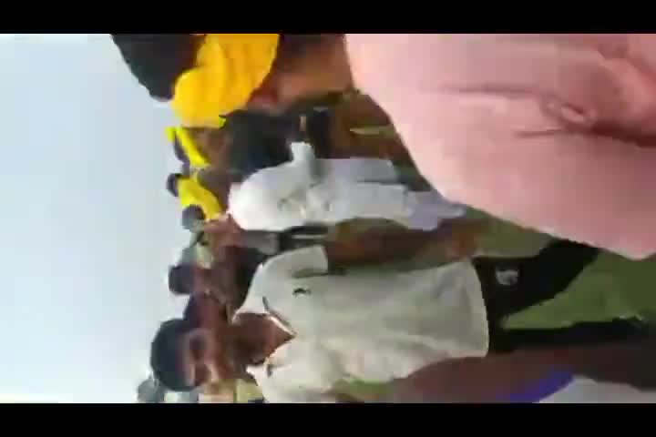 उठो युवाओं ललकार दो,
कहो सरकार से रोजगार दो ।
#हल्लाबोल
