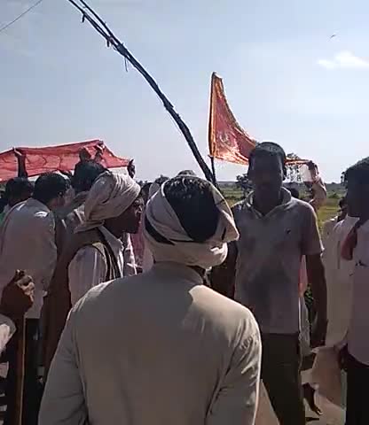 अशोक नगर: #ग्राम_पंचायत_करैया_बुद्धू में #चुंदरी_यात्रा का आयोजन रखा गया भैया चुनरी कराया बुद्धू से करीला धाम तक जाएगी!