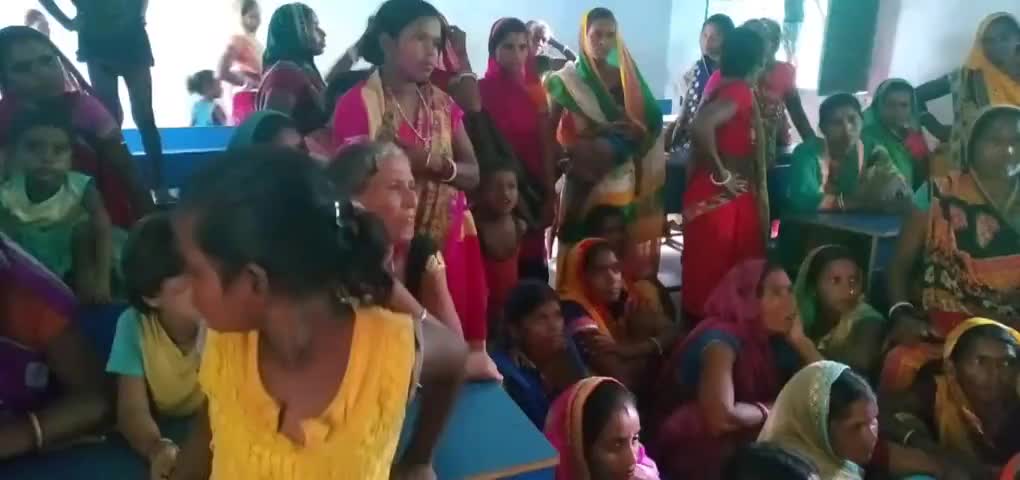 जामा: कटनिया गांव में आयोजित आजीविका महिला ग्राम संगठन के उद्घाटन में नहीं किया गया कोरोना बचाव नियमों का पालन #आजीविका