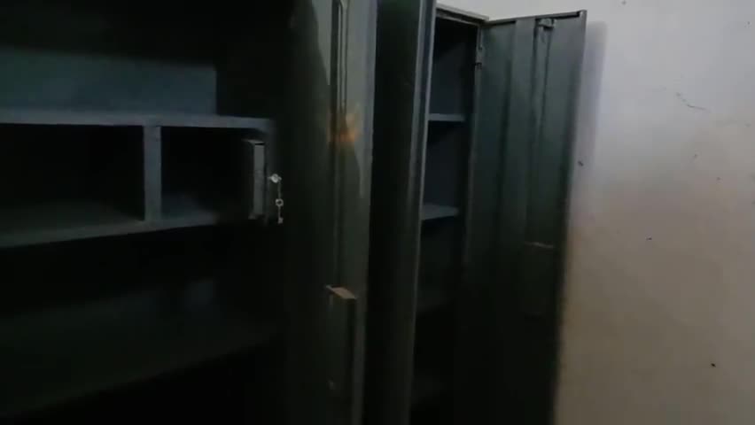 चंद्रपुर नगर पंचायत में बाढ़ का पानी घुस जाने से वहां की अलमारी में रखे दस्तावेज भीगकर हुए खराब #नगर_पंचायत