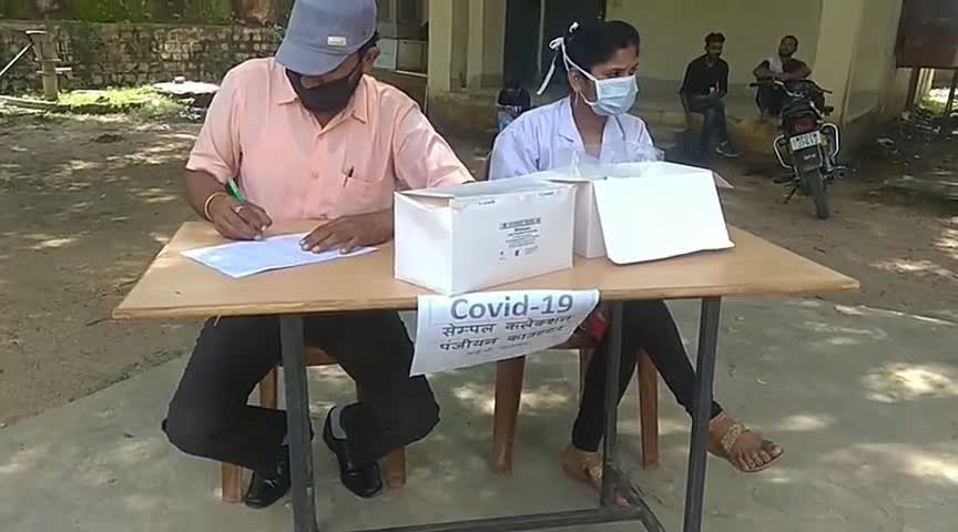 भितरवार: कांटेक्ट हिस्ट्री के आधार पर भितरवार सामुदायिक स्वास्थ्य केंद्र पर 10 लोगों के लिए गए कोरोना के जांच सैंपल #कोरोना #chc