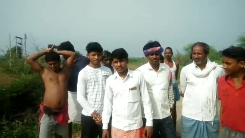 सेवढ़ा: राजपुर गांव में कई महीनों से विद्युत विभाग का ट्रांसफर्मर खराब होने से ग्रामीणों को हो रही भारी परेशानी #विद्युत_विभाग