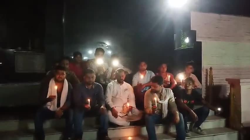 शाहजहांपुर: देश का युवा रोजगार मांगता है तो उसे लाठी प्राप्त होती है।

#9बजे9मिनट