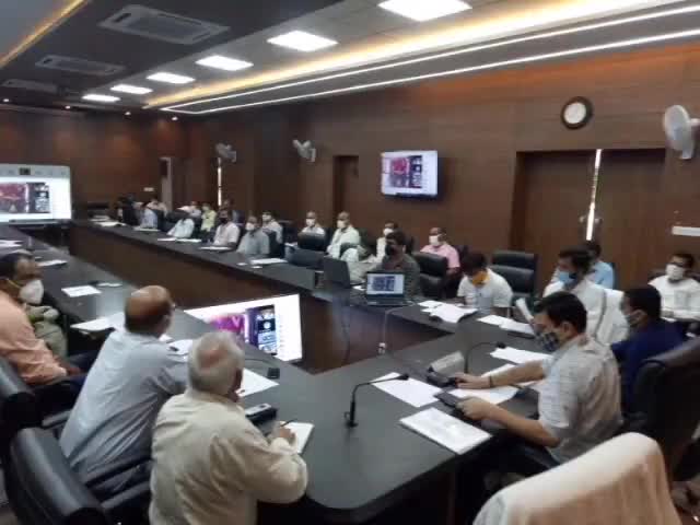 CDO ने नोडल अधिकारियों के साथ की बैठक, निर्माण कार्यों की फोटो उपलब्ध न कराने पर लगाई फटकार #सीडीओ