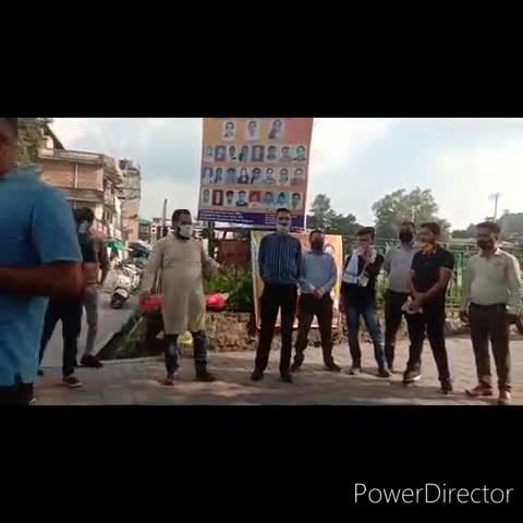 कांगड़ा: कांगड़ा में कंगना रनौत के समर्थन में करणी सेना ने फूंका शिवसेना नेता संजय राउत का पुतला #कंगना_रनौत #शिवसेना