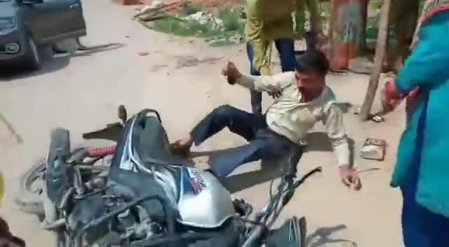 इंदौर: छेड़ छाड़ की #सज़ा  #woman