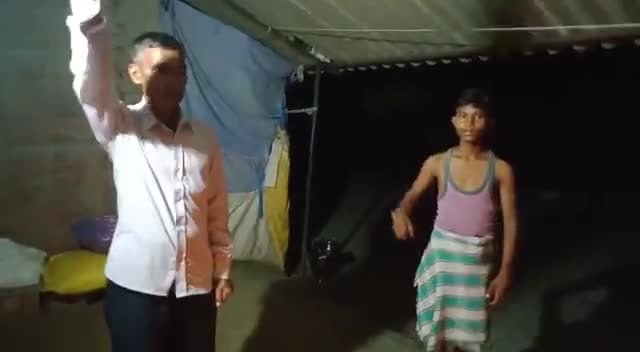 #RojgarDo 
देशव्यापी आवाहन के साथ बेरोजगार युवाओं को रोजगार केंद्र सरकार दे युवाओं के साथ दीप जलाकर सरकार से मांग किया
