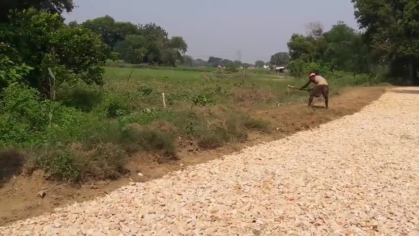 ग्राम पंचायत बेनीपुर जाने वाले मार्ग पर पीडब्ल्यूडी के अंतर्गत पटरी बनवाने का कार्य जारी #जनसुविधा