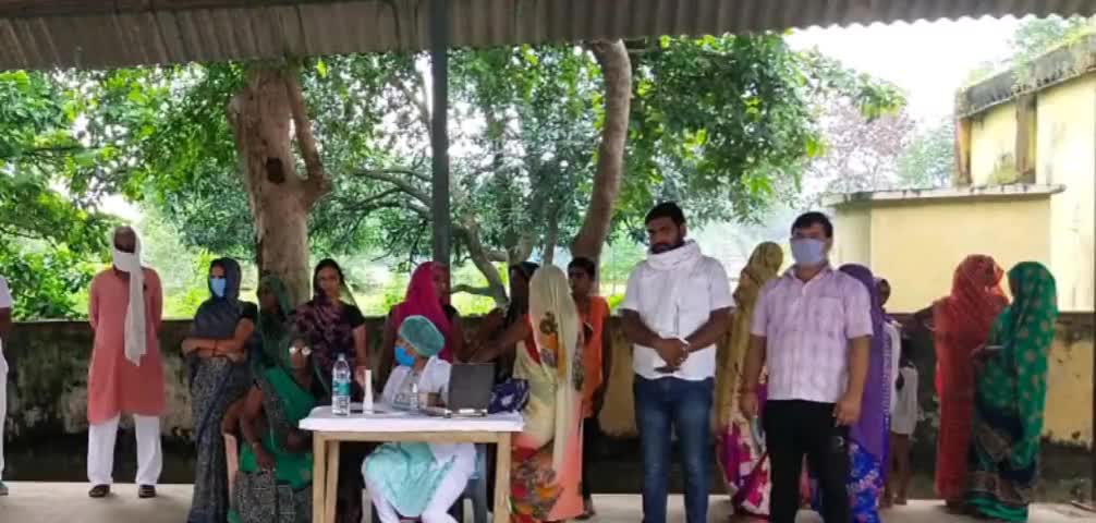 पिंड्रा: चोलापुर के ताला गांव में सामुदायिक स्वास्थ्य केंद्र की ओर से नेत्र परीक्षण शिविर का हुआ आयोजन #chc