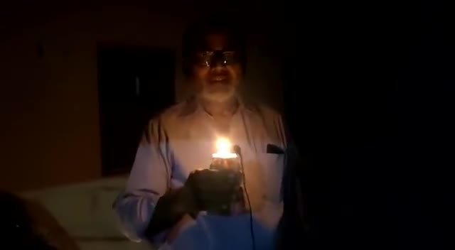 बिहार में #परिवर्तन की आवश्यकता हैं। "लोकल" में नौकरियां न मिलने के कारण #बिहार के लोग पलायन पर मज़बूर हैं। #9baje9minute