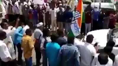 Dikh raha hai dum wapas aa rahe hai hum... #rahulgandhi zindabad jai jai #kamalnath #congress #waqthaibadlavka