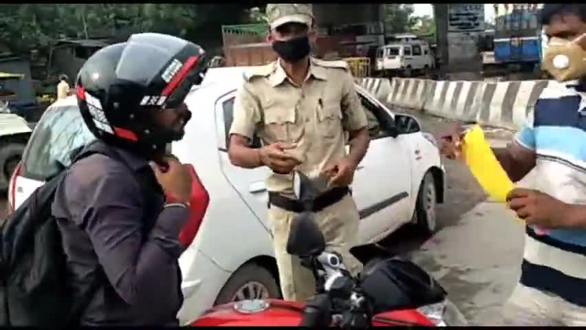 हाजीपुर: हाजीपुर में सदर एसडीओ और एसडीपीओ ने चलाया मास्क चेकिंग अभियान, किए चालान #एसडीओ