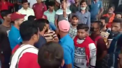 बेतिया: छात्र का शोसन करना बंद करो MJK कॉलेज प्रशासन मुर्दाबाद #बिहारसरकार