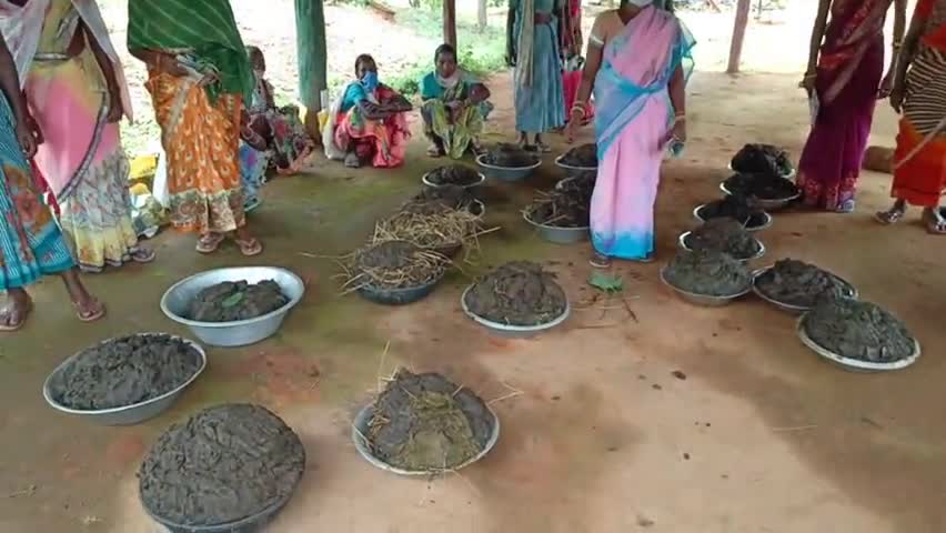 जशपुर: जिले के गौठानों में गोबर खरीदी की जानकारी मेाबाईल ऐप के माध्यम से ऑनलाइन एन्ट्री करने के निर्देश #गोधन_न्याय_योजना