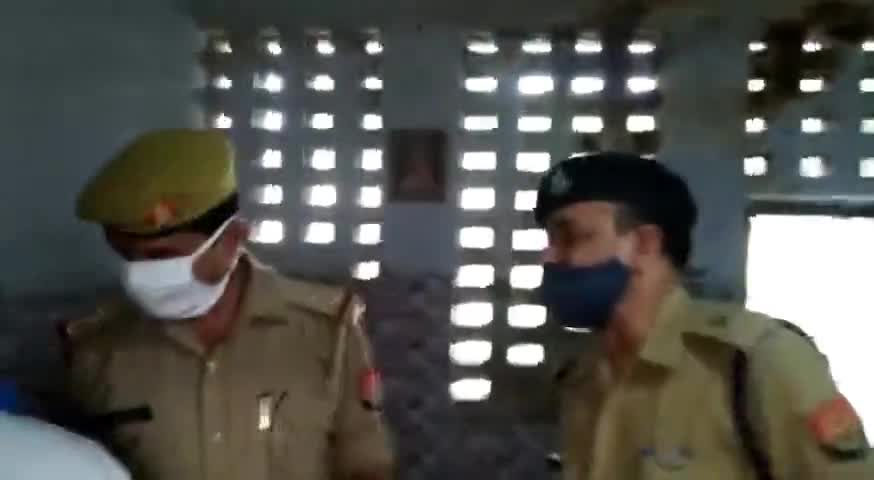 इकौना: एएसपी ने इकौना थाने का किया अर्धवार्षिक निरीक्षण, दिए आवश्यक दिशानिर्देश #एएसपी #निरीक्षण