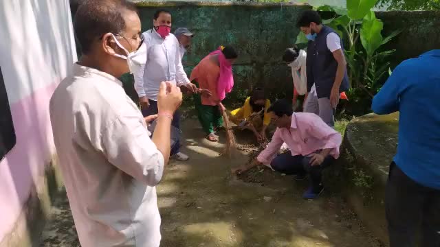 धारचूला: बीजेपी धारचूला नगर और ग्रामीण मण्डल के कार्यकर्ताओं ने विभिन शक्ति केंद्रों में चलाया स्वच्छता अभियान चलाया #सेवा_सप्ताह