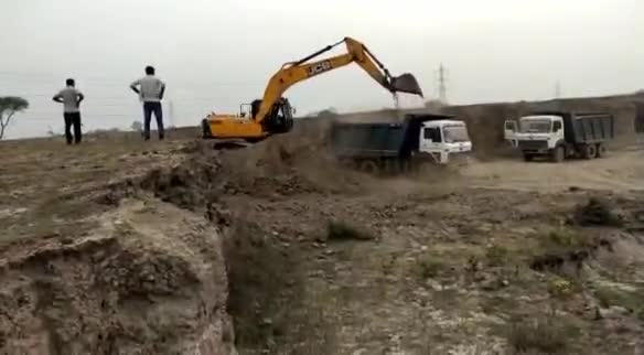 फतेहपुर: थारियांव के बिलन्दा में बिना परमिशन के ऐतिहासिक टीले में मिट्टी खनन का वीडियो हुआ वायरल, ग्रामीण कर रहे विरोध #खनन