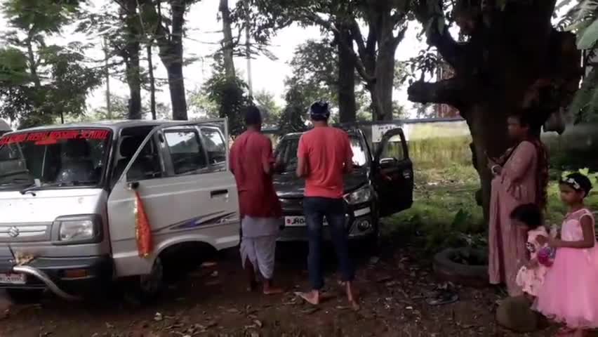 महेशपुर: महेशपुर में विश्वकर्मा पूजा पर वाहन मालिकों में दिखा उत्साह, धूमधाम से की पूजा-अर्चना  #विश्वकर्मा