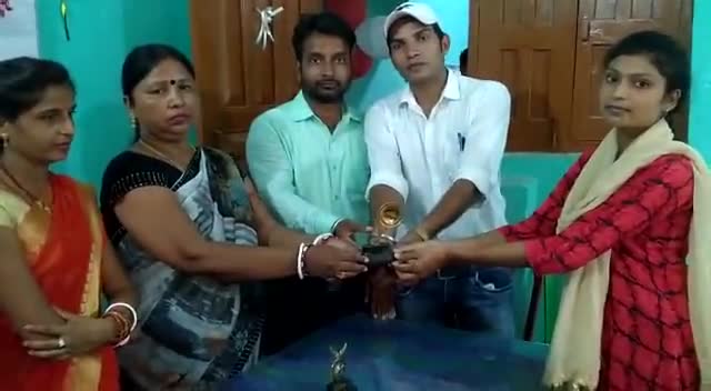मंझिआंव: मंझिआव।न्यूटन कंप्यूटर क्लासेस में ADCA कंप्यूटर कोर्स के सर्टिफिकेट 50 छात्रों में किया गया वितरण।
#education_news