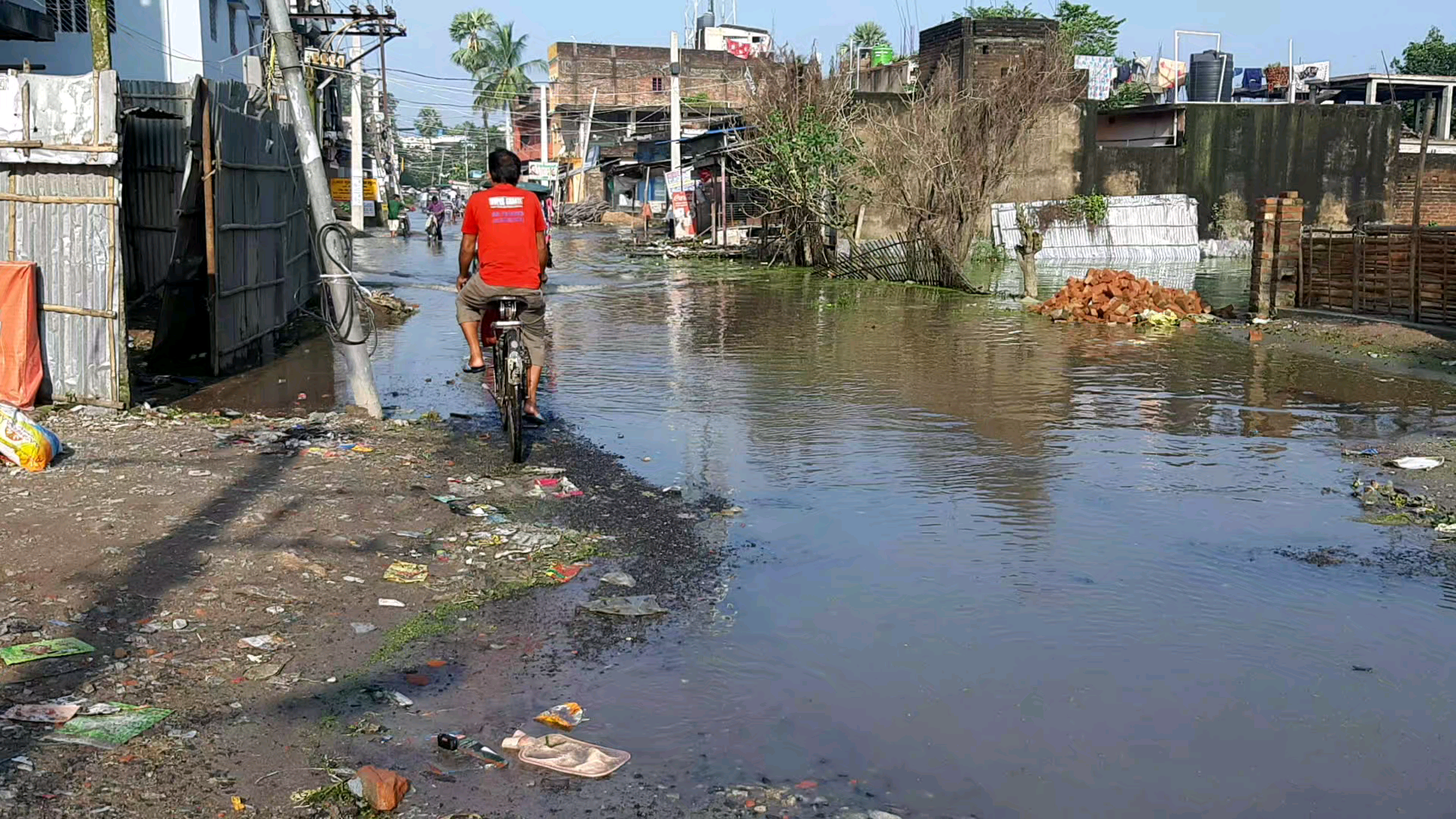 पूर्णिया पूर्व: राजनीति एवं प्रशासनिक विफलता का उत्तम उदाहरण पूरा शहर जलमग्न!
#nitish_ko_sharm_nahi_aati 
#nagar_nigam 
#rjd