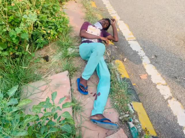 दादरी: सेक्टर-58 में लूट का प्रयास कर भाग रहे बदमाशों और पुलिस के बीच हुई मुठभेड़, पुलिस की गोली से 2 बदमाश हुए घायल #मुठभेड़