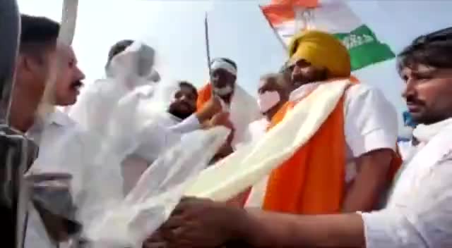 #kisanvirodhinarendramodi #srinivasbv ji with farmers he raise his voice for Farmer #iyc #rahulgandhi #ektathakur