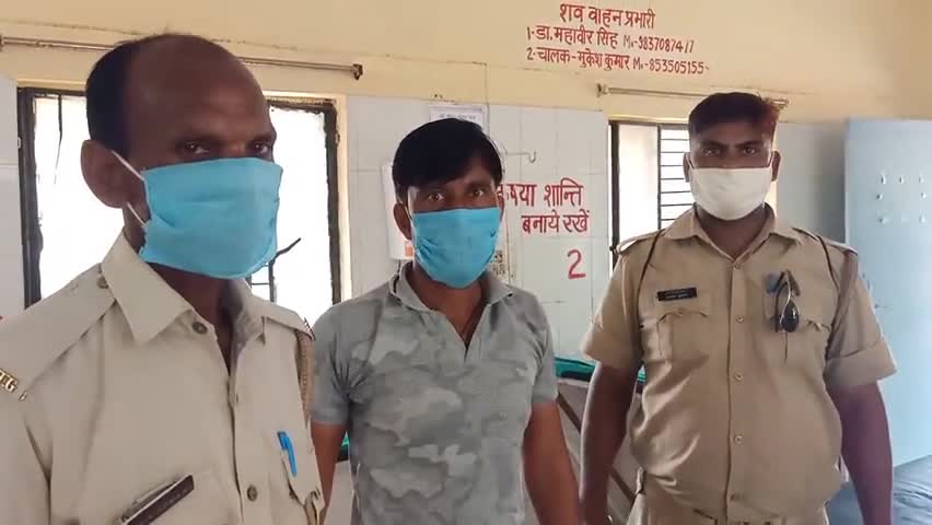 हाथरस: चंदपा पुलिस ने नगला भुस तिराहे से शांति भंग कर रहे दो लोगों को किया गिरफ्तार #हाथरस_पुलिस
