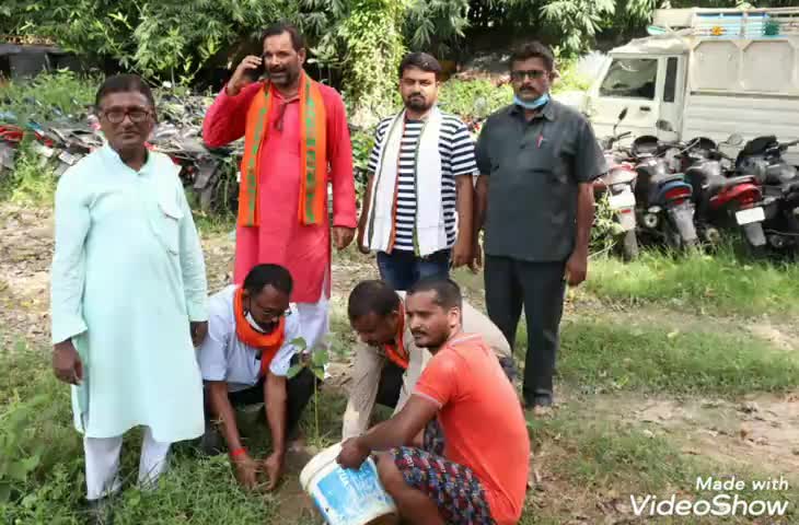 साहेबगंज: साहेबगंज थाना परिसर समेत विभिन्न जगहों पर भाजपा नेता ललित कुमार गुप्ता के नेतृत्व में किया गया पौधरोपण #पौधरोपण #बीजेपी