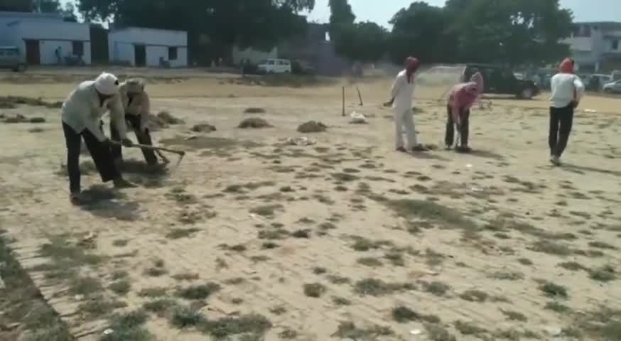 घाटमपुर: डिप्टी सीएम के आगमन को लेकर घाटमपुर कस्बे के जूनियर स्कूल में हेलीपैड बनाने की तैयारियां जोरों पर #डिप्टी_सीएम