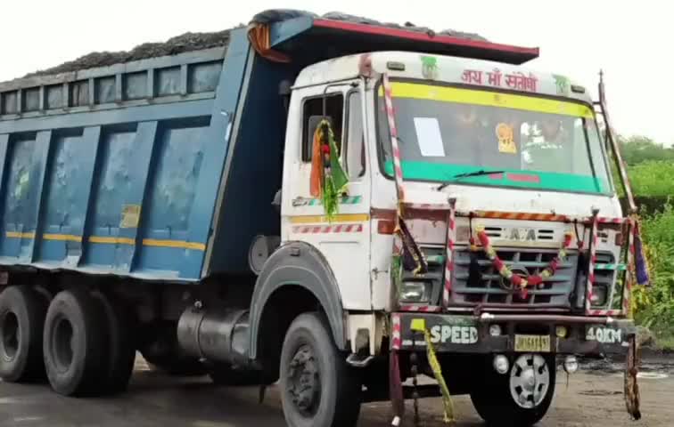 अमड़ापाड़ा: DTO ने छापेमारी कर आमड़ापाड़ा पैनम रोड के 10 कोयला डंपर मालिकों को थमाया नोटिस #कार्रवाई #dto