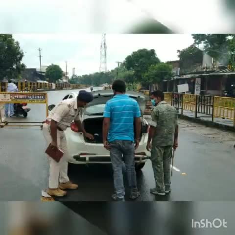 सरैयाहाट: सरैयाहाट थाना गेट के समीप पुलिस ने चलाया सघन वाहन चेकिंग अभियान, 77 वाहनों की हुई जांच #si