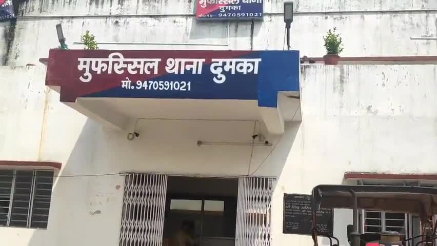 दुमका: मुफ्फसिल थाना अंतर्गत रामपुर के समीप 6 ओवरलोड ट्रकों को पुलिस द्वारा किया गया जब्त #अपराध #ओवरलोड