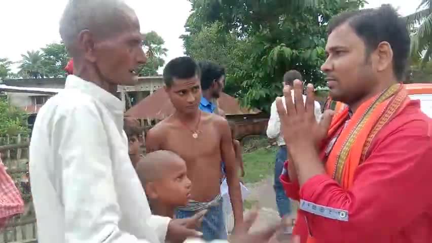 #बिहारीगंज प्रखंड के गमेल पंचायत में लोगो से जनसम्पर्क करते ﻿राष्ट्र सेवा दल# के विधायक उम्मीदवार #मोहन गुप्ता#