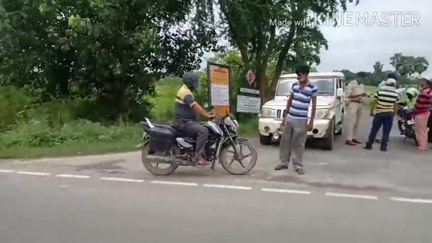 पटोरी: पटोरी के विभिन्न जगहों पर पुलिस ने चलाया वाहन व मास्क चेकिंग अभियान, कई वाहन चालकों के काटे चालान #चेकिंग_अभियान