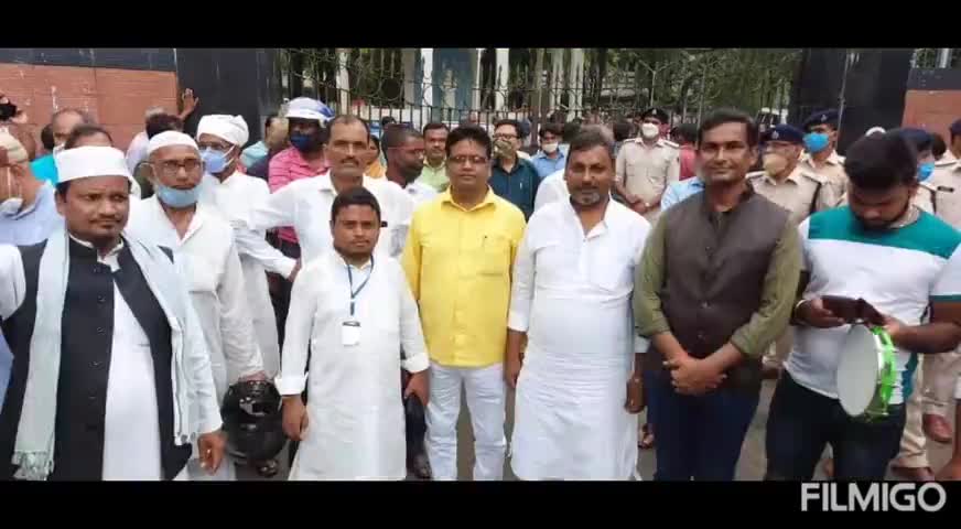 मधेपुरा: #किसान_बिल के विरोध में #मधेपुरा में #राजद नेताओं का प्रदर्शन ।