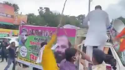 bjp के #गुंडे 
#narendra modi murdabad