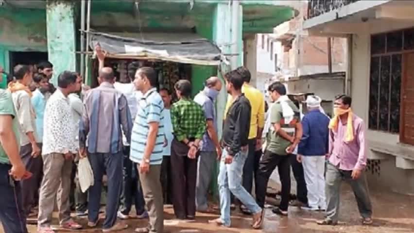 निवाड़ी: जिले में साप्ताहिक अवकाश के दूसरे सप्ताह में व्यापारियों ने बाजार में घूम कर बंद कराए व्यवसायिक प्रतिष्ठान #लाॅकडाउन